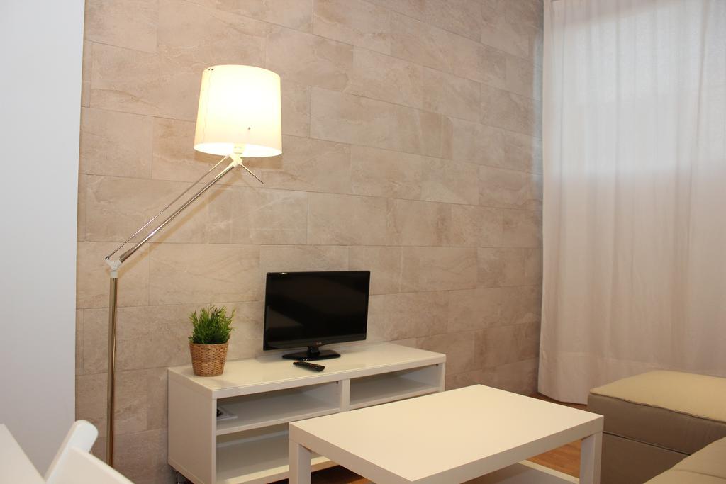 Apartamentos Clavero Malaga Bilik gambar