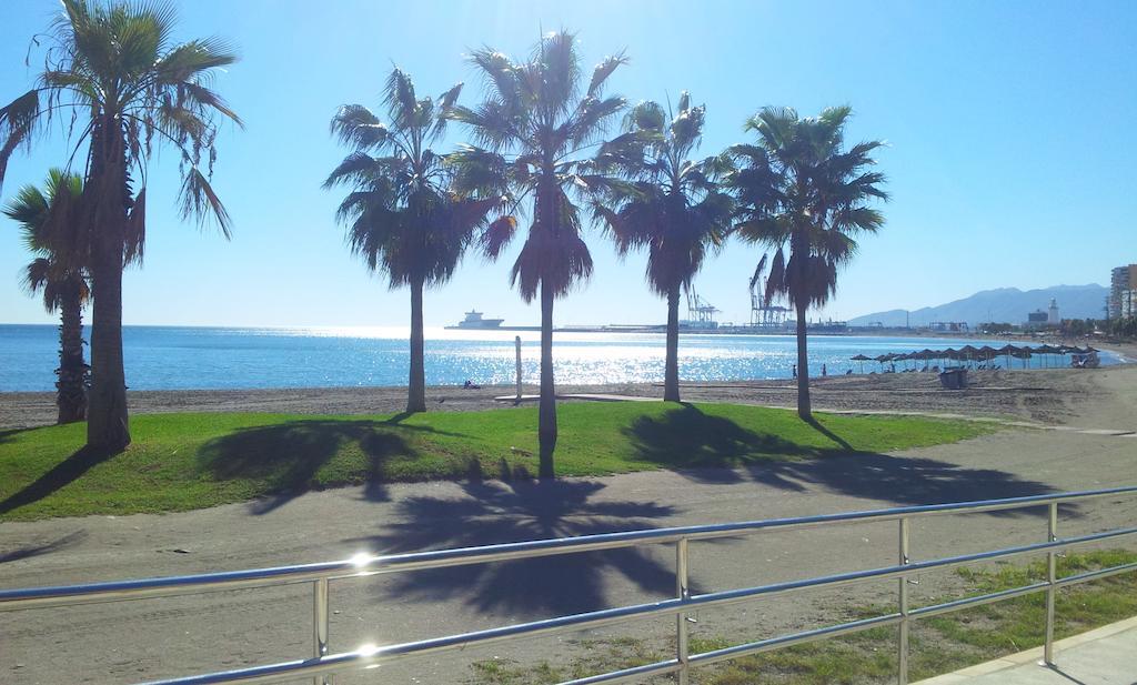Apartamentos Clavero Malaga Bilik gambar