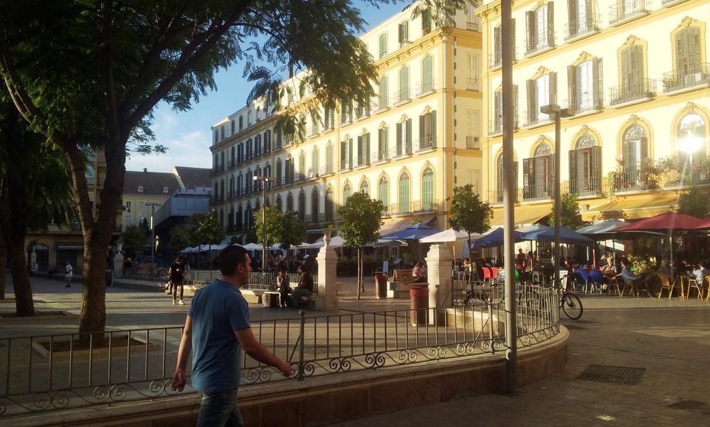Apartamentos Clavero Malaga Bilik gambar