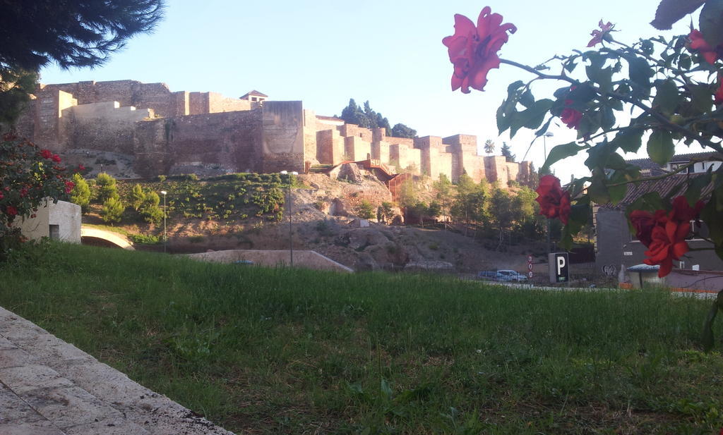 Apartamentos Clavero Malaga Bilik gambar