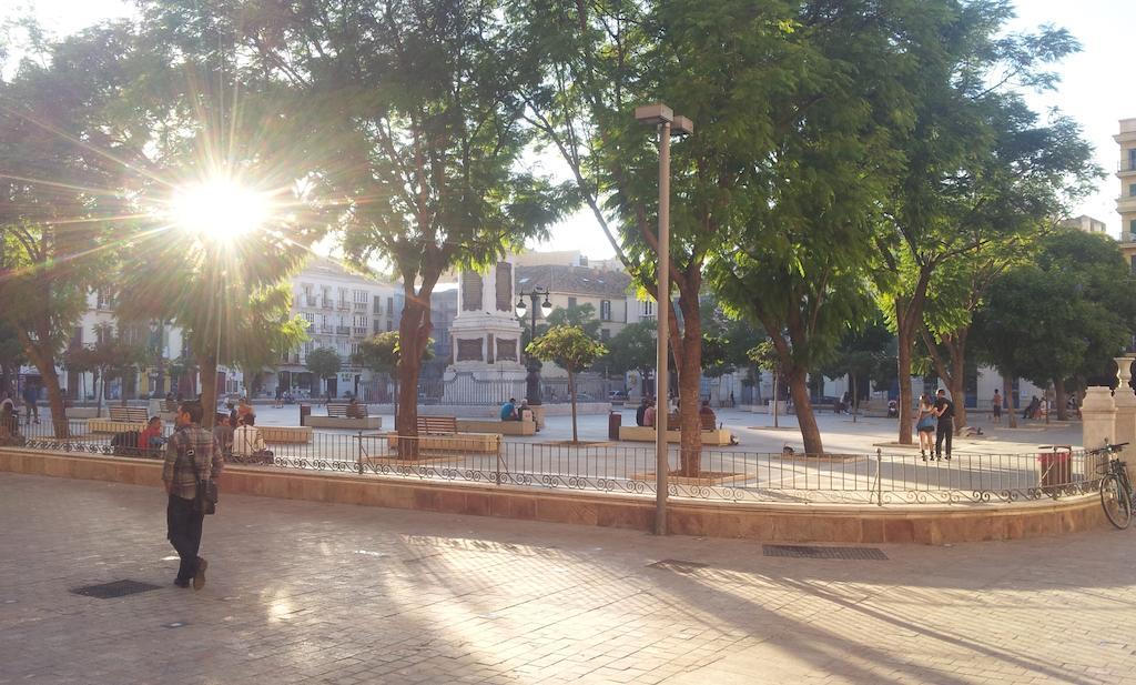 Apartamentos Clavero Malaga Bilik gambar