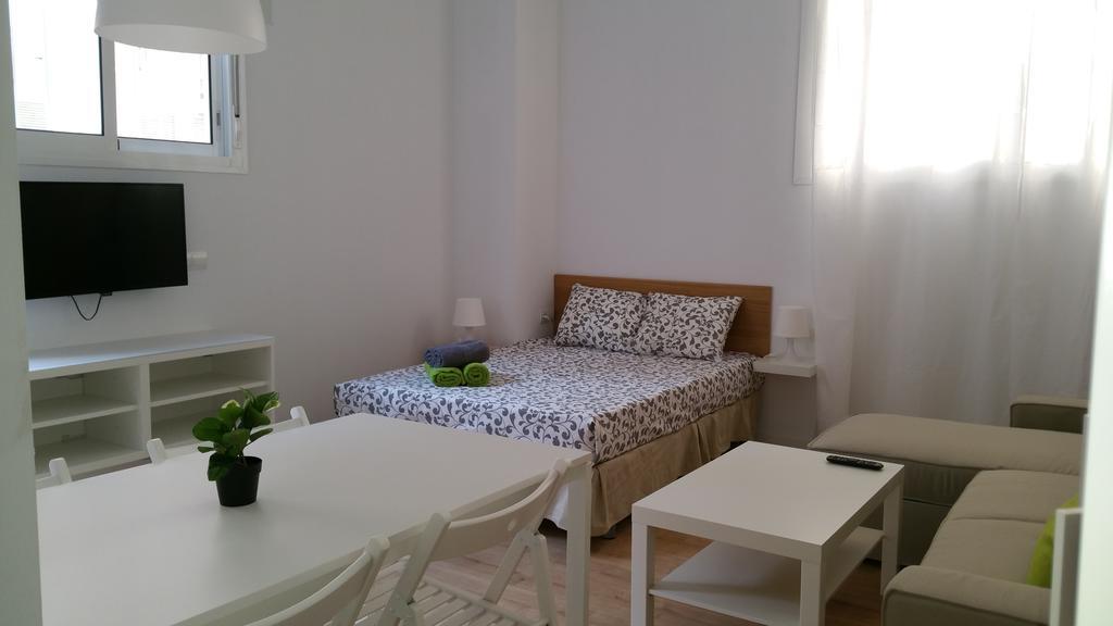 Apartamentos Clavero Malaga Luaran gambar