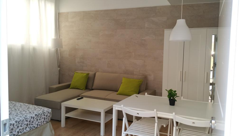 Apartamentos Clavero Malaga Luaran gambar